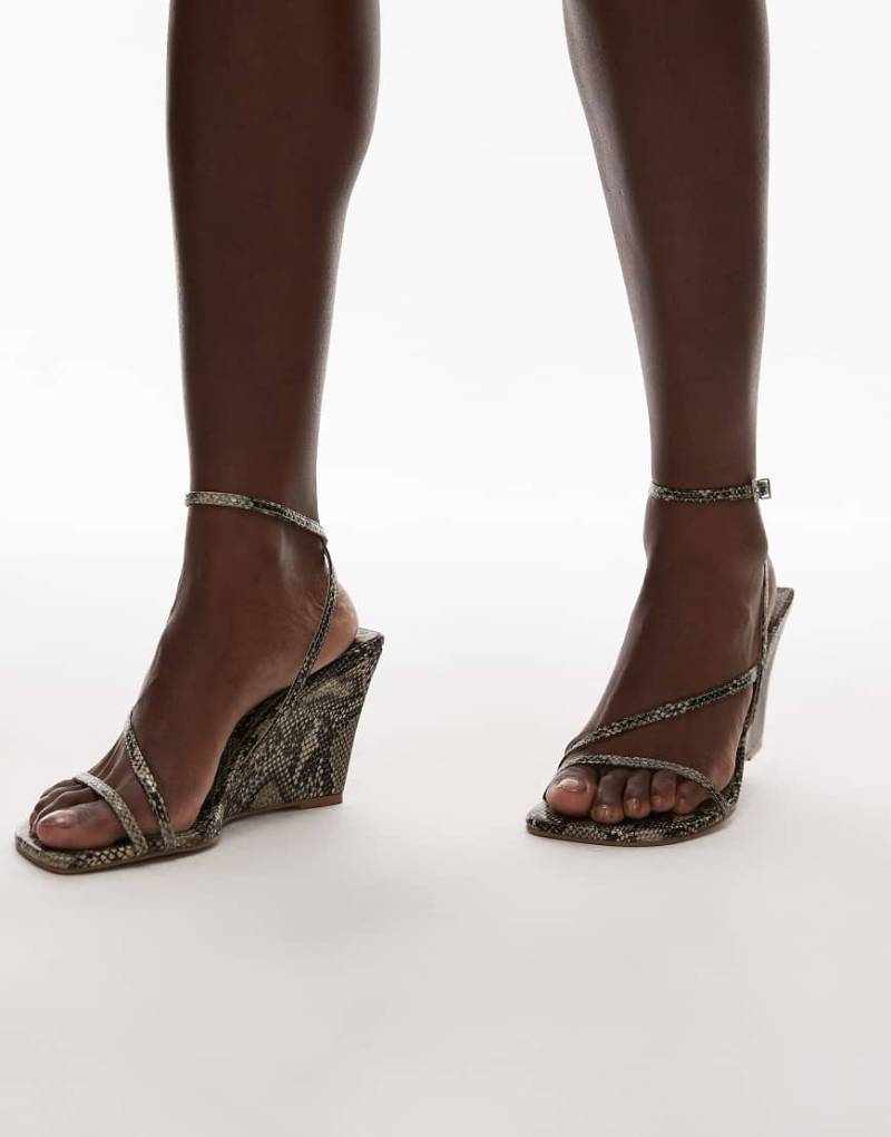 Topshop - Frankie - Riemchen-Sandaletten mit Schlangenmuster und hohem Keilabsatz-Bunt von Topshop