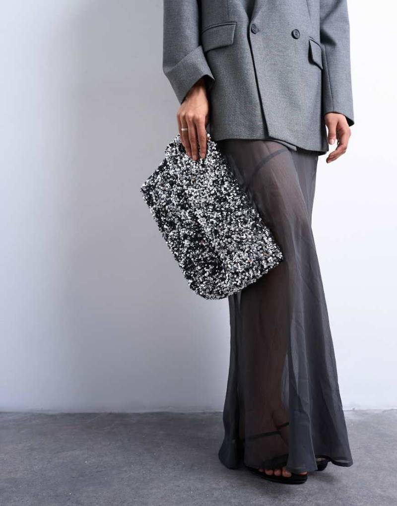 Topshop - Georgia - Gefaltete Clutch in Silber-Optik mit Paillettenbesatz von Topshop