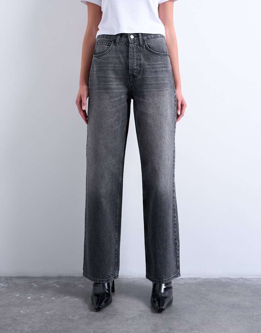 Topshop - Gerade Relaxed Fit Jeans in verwaschenem Schwarz mit niedrigem Bund von Topshop