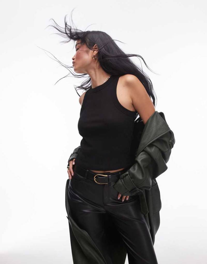 Topshop - Geripptes Trägertop in Schwarz mit Ringerrücken von Topshop