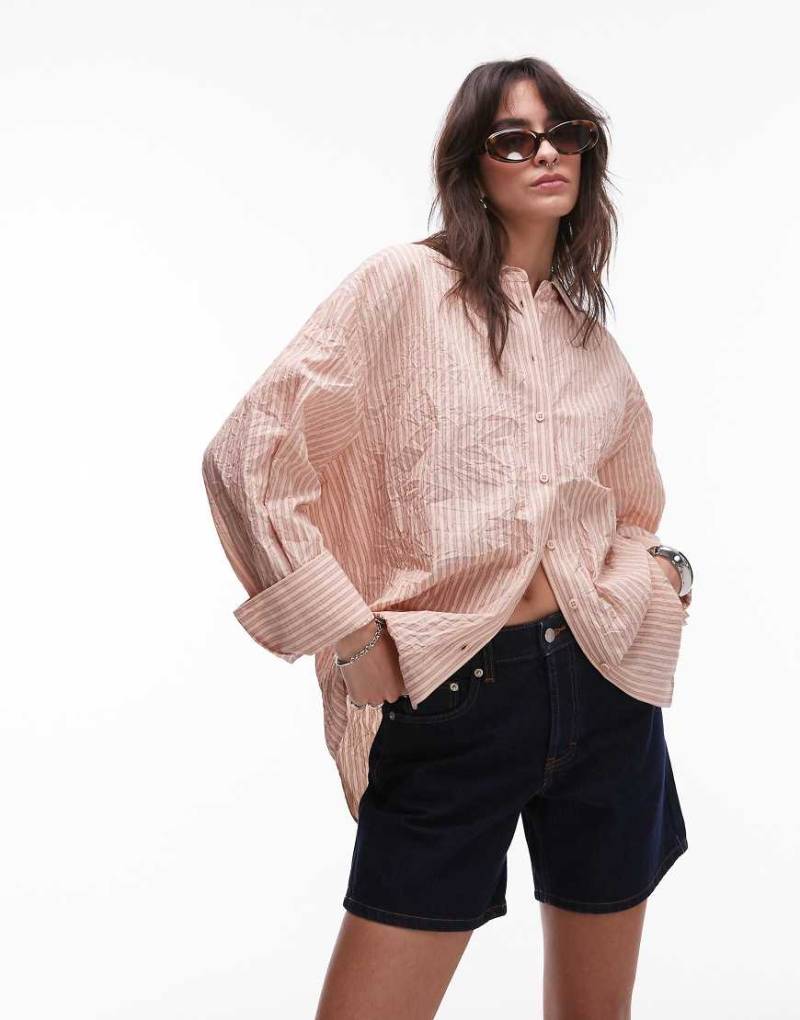 Topshop - Gestreifte Hemdbluse in Pfirsich und Braun mit Knitterstruktur-Orange von Topshop