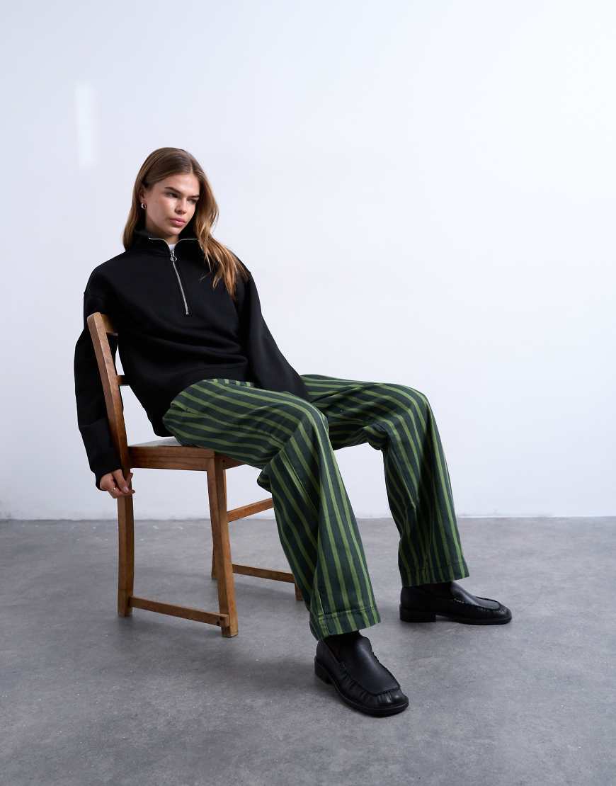 Topshop - Gestreifte Hose in Grün mit geradem Schnitt von Topshop