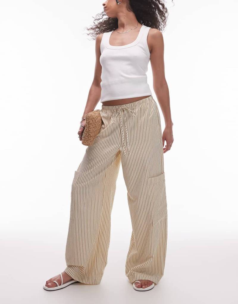 Topshop - Gestreifte Hose in neutralem Farbton mit Textur, geradem Schnitt und Tunnelzug-Bund von Topshop