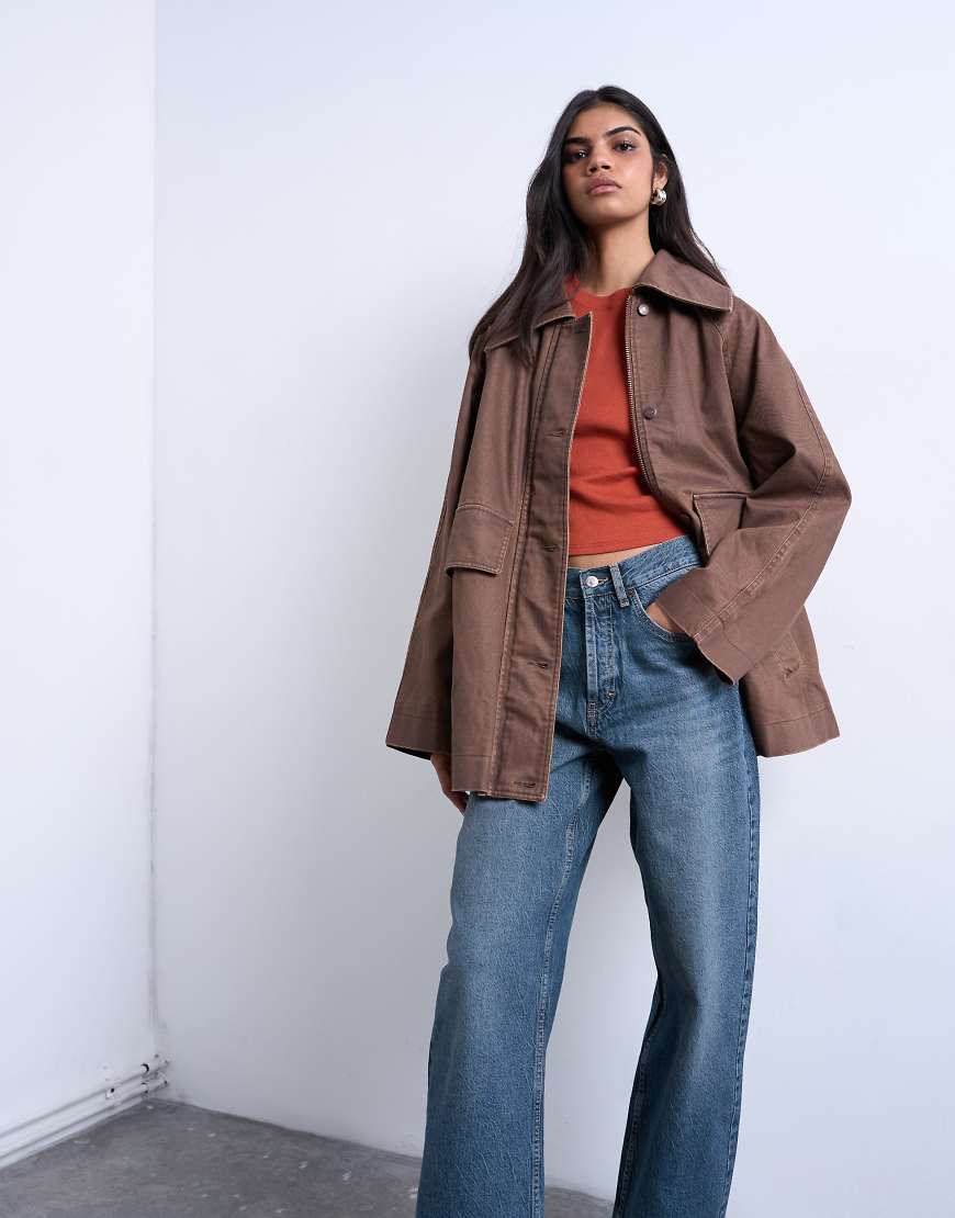 Topshop - Gewachste Oversize-Jeansjacke in Braun-Brown von Topshop