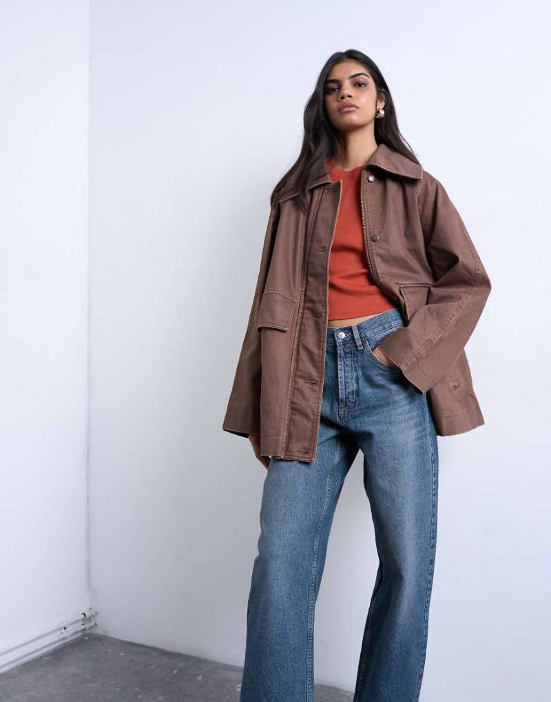 Topshop - Gewachste Oversize-Jeansjacke in Braun-Brown von Topshop