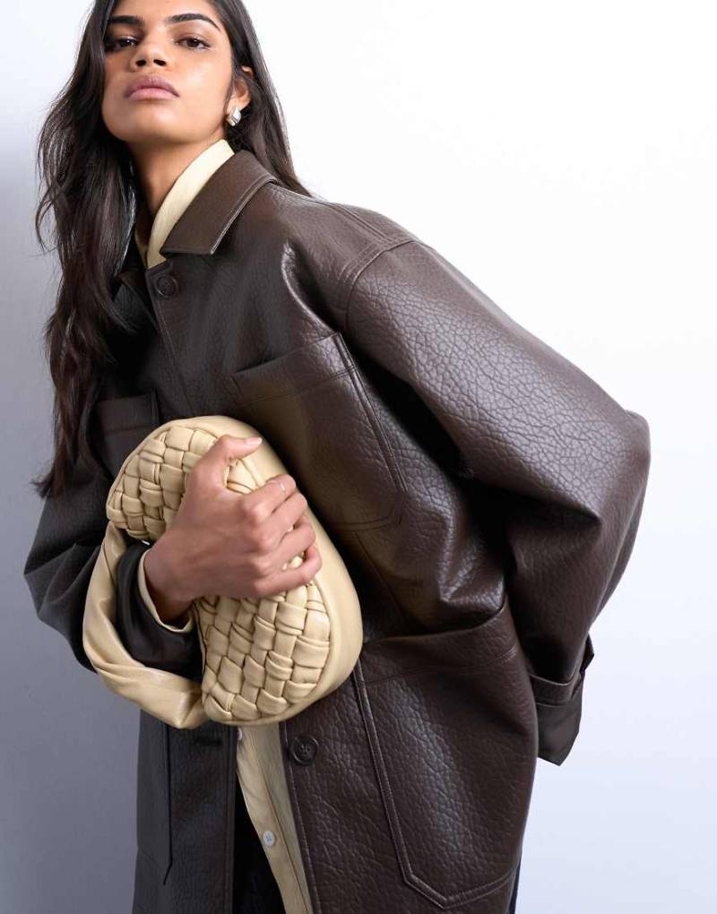 Topshop - Gladys - Gewebte Handtasche in Buttermilchgelb von Topshop