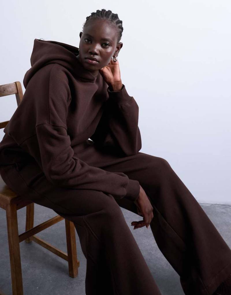 Topshop - Hochwertiger Oversize-Kapuzenpullover aus schwerem Stoff in Schokobraun-Brown von Topshop