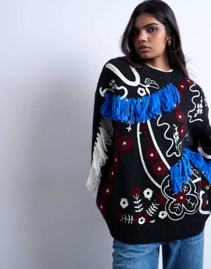 Topshop - Hochwertiger Oversize-Strickpullover in Schwarz mit Stickerei von Topshop