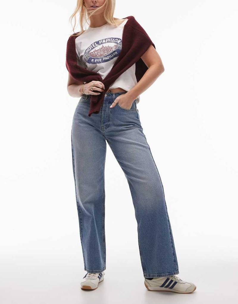 Topshop Hourglass - Locker geschnittene Straight Jeans in Mittelblau mit mittelhohem Bund von Topshop Hourglass