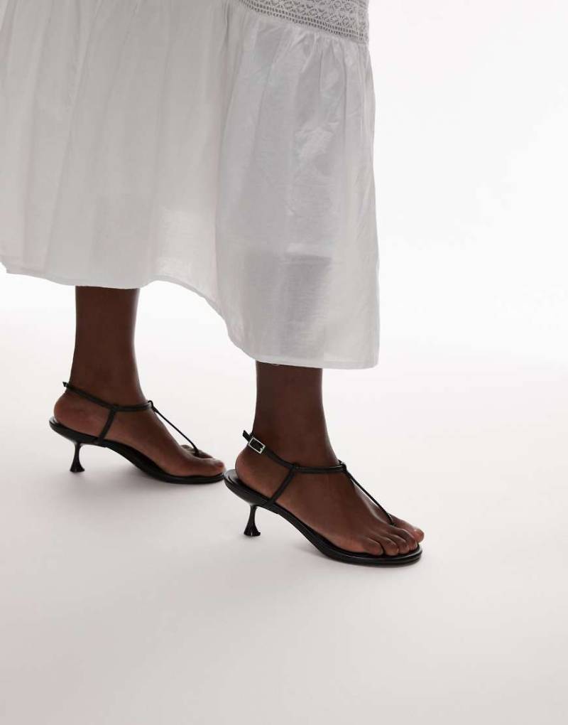 Topshop - Imani - Zehensteg-Sandaletten in Schwarz mit mittelhohem Absatz von Topshop