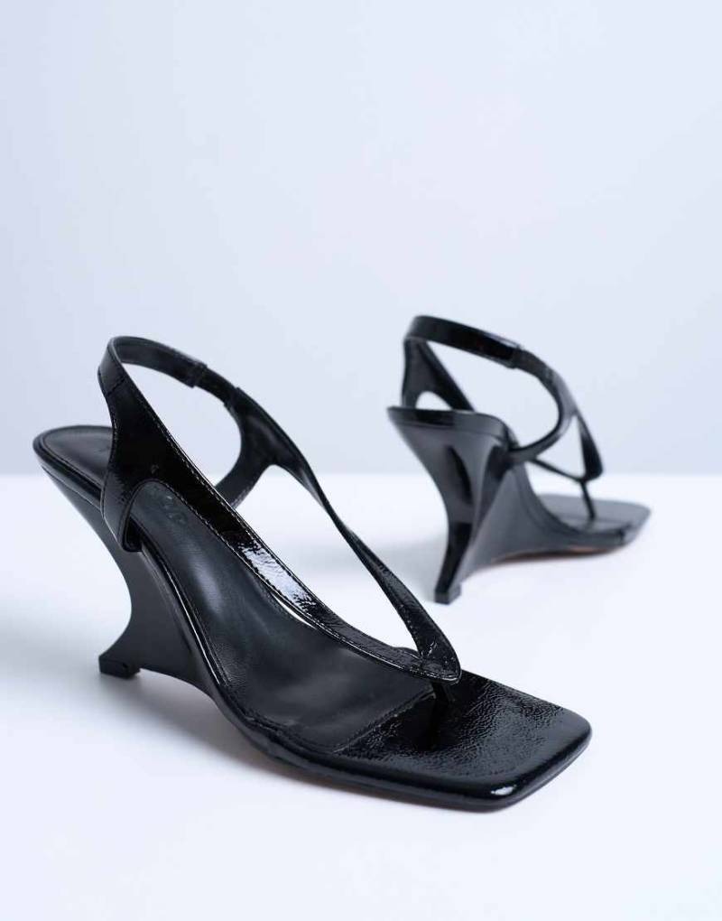 Topshop - Indie - Keilabsatz-Sandale in Schwarz von Topshop