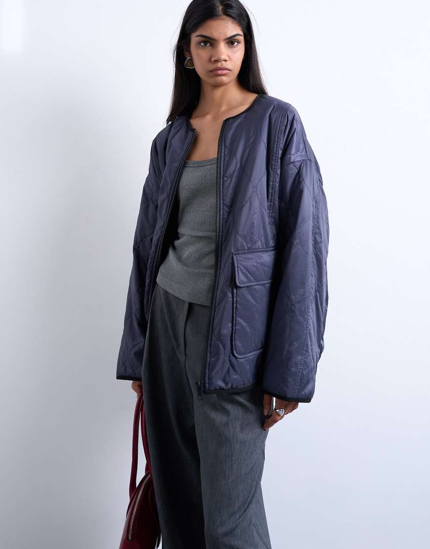 Topshop - Innenjacke in Marineblau mit Fleece-Innenfutter und Details in einem anderen Farbton-Rot von Topshop