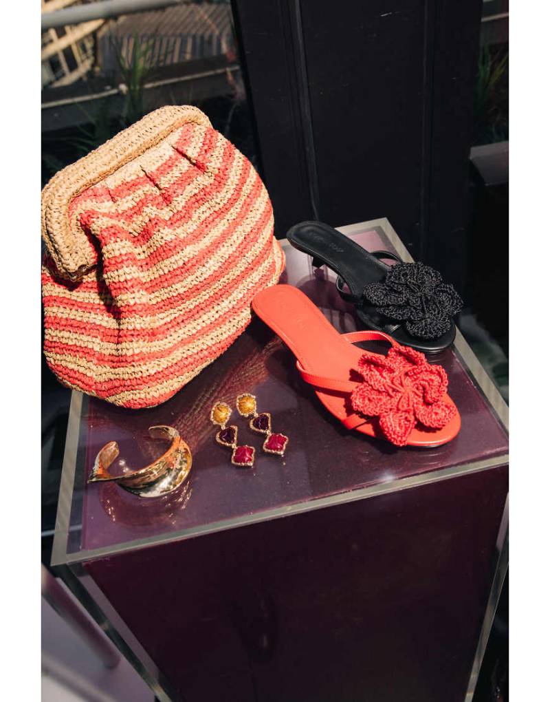 Topshop - Ish - Sandaletten in Rot mit Strickblume und Pfennigabsatz von Topshop