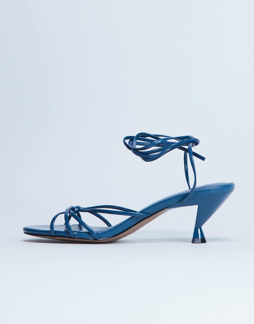 Topshop - Itzel - Sandalen in Petrol mit mittelhohem Absatz und Bindedetail-Blau von Topshop