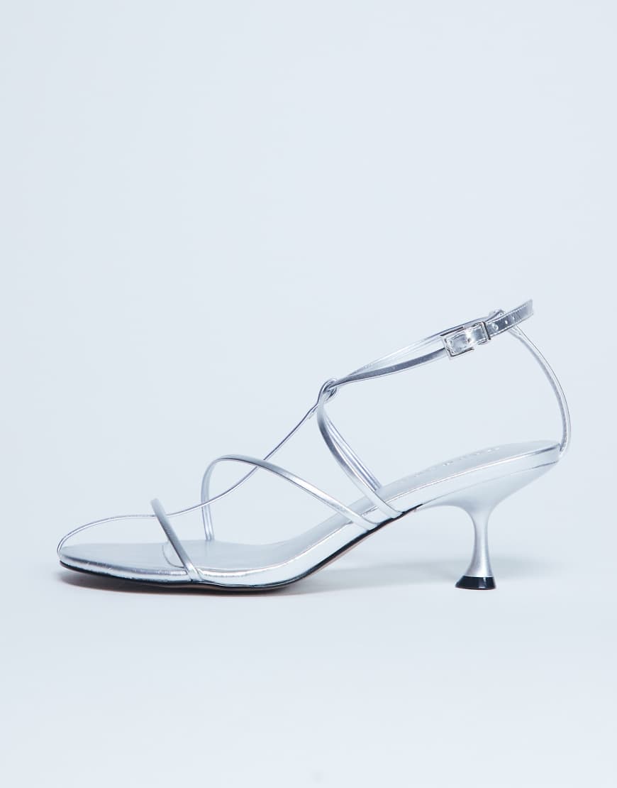 Topshop - Itzia - Riemchen-Sandalen in Silber mit mittelhohem Absatz von Topshop