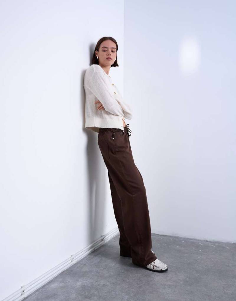 Topshop - Jeans-Jogginghose zum Überziehen in Schokobraun-Brown von Topshop