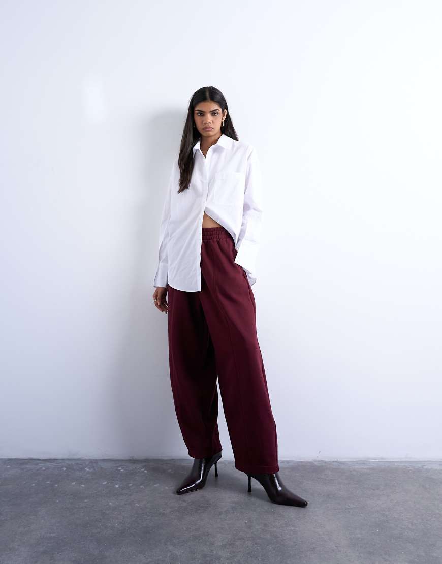 Topshop - Jogginghose in Burgunderrot mit Ballon-Beinschnitt von Topshop