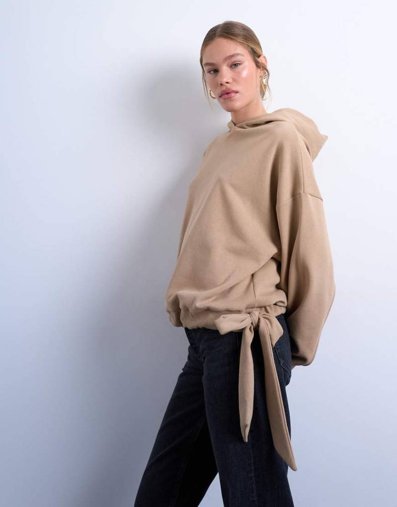 Topshop - Kapuzenpullover in Hellbraun mit Bindesaum und Ziernaht-Brown von Topshop