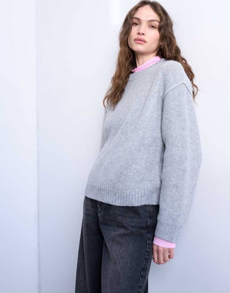 Topshop - Kastiger Strickpullover in Grau mit weiten Ärmeln und mittelhohem Rundhalsausschnitt-Grün Topshop - Kastiger Strickpullover in Grau mit weiten Ärmeln und mittelhohem Rundhalsausschnitt-Grün von Topshop