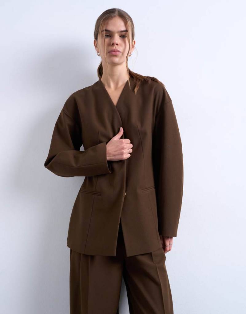Topshop - Kragenloser Blazer in Schokobraun mit ovalen Ärmeln, Kombiteil-Bunt von Topshop