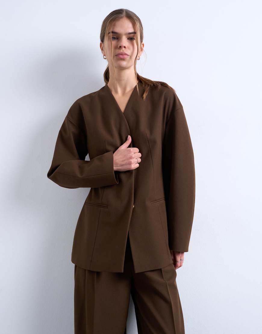 Topshop - Kragenloser Blazer in Schokobraun mit ovalen Ärmeln, Kombiteil-Bunt von Topshop