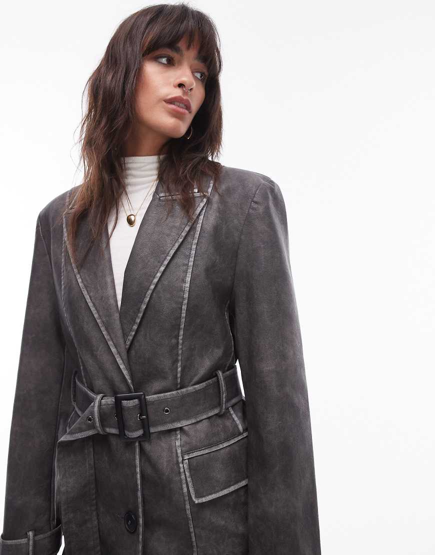 Topshop - Kunstleder-Trenchcoat in verwaschenem Schwarz mit Gürtel von Topshop