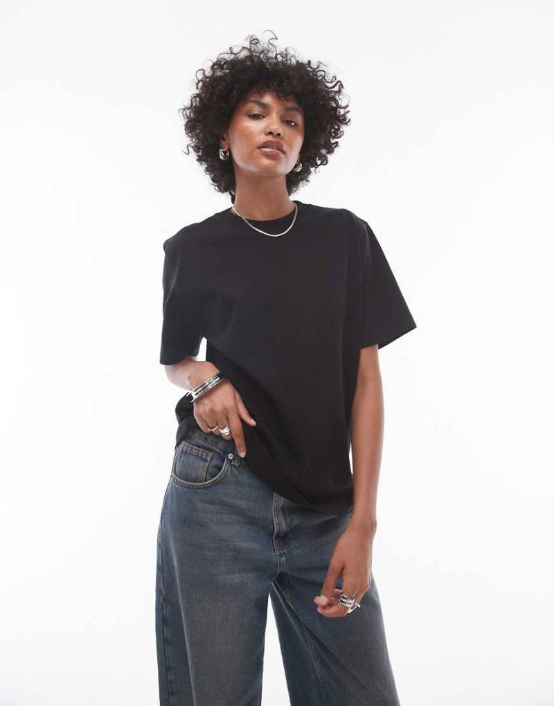 Topshop - Kurzärmliges Basic-T-Shirt aus hochwertigem Material in Schwarz Topshop - Kurzärmliges Basic-T-Shirt aus hochwertigem Material in Schwarz von Topshop