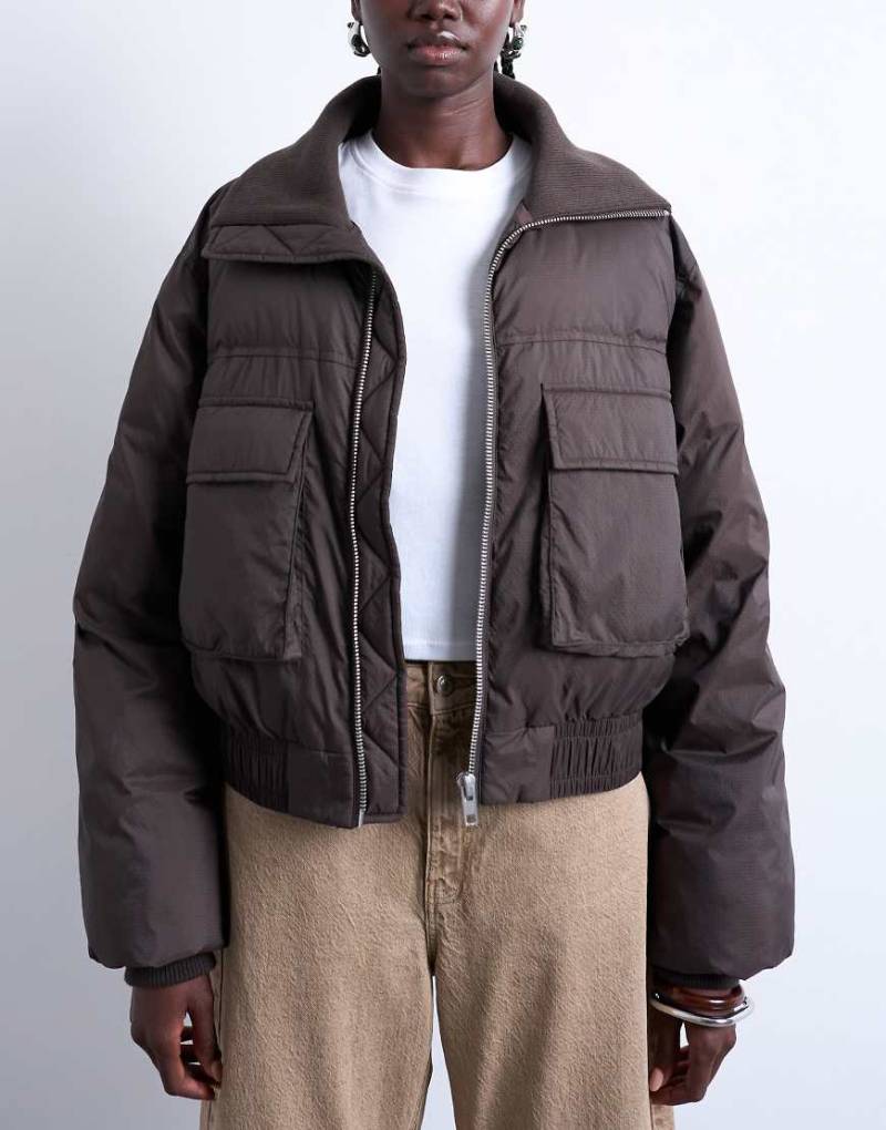 Topshop - Kurze gesteppte Bomberjacke in Schokobraun mit geripptem Kragen-Brown von Topshop