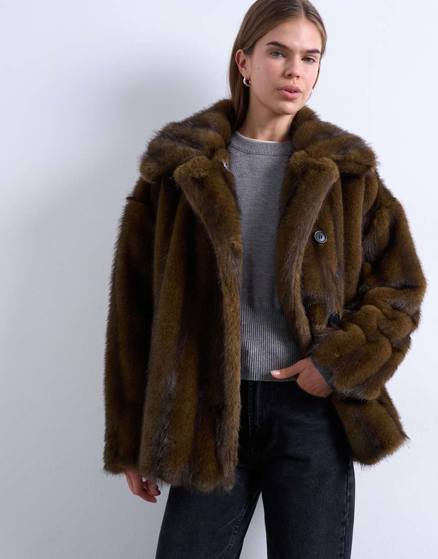 Topshop - Kurzer, gestreifter Car Coat aus Kunstpelz in Natur-Bunt von Topshop