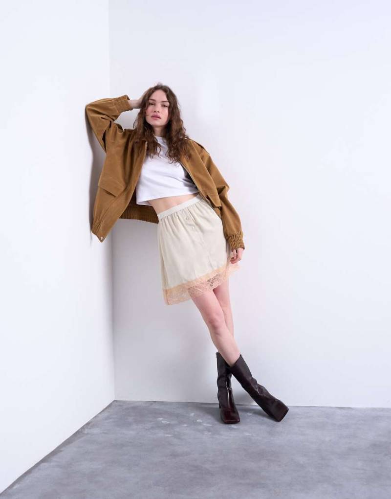 Topshop - Kurzer Petticoat-Rock aus Satin in Austernweiß mit farblich abgesetzter Spitze von Topshop