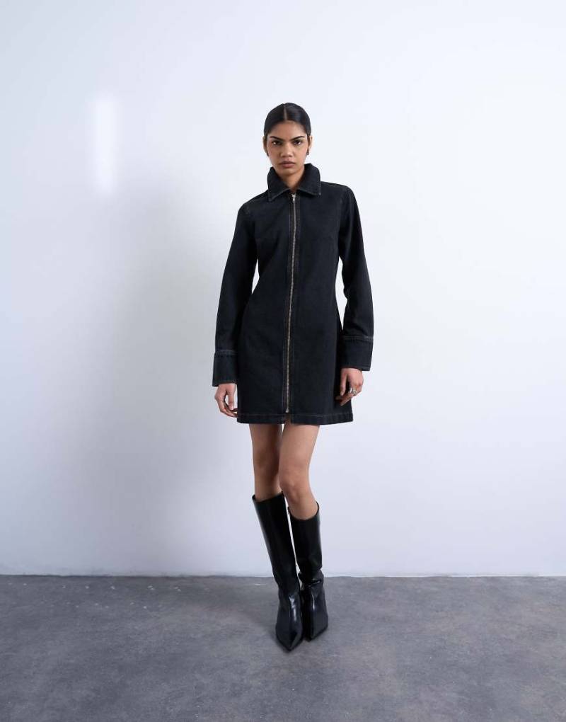 Topshop - Kurzes, langärmliges Jeanskleid in verwaschenem Schwarz mit Reißverschluss von Topshop