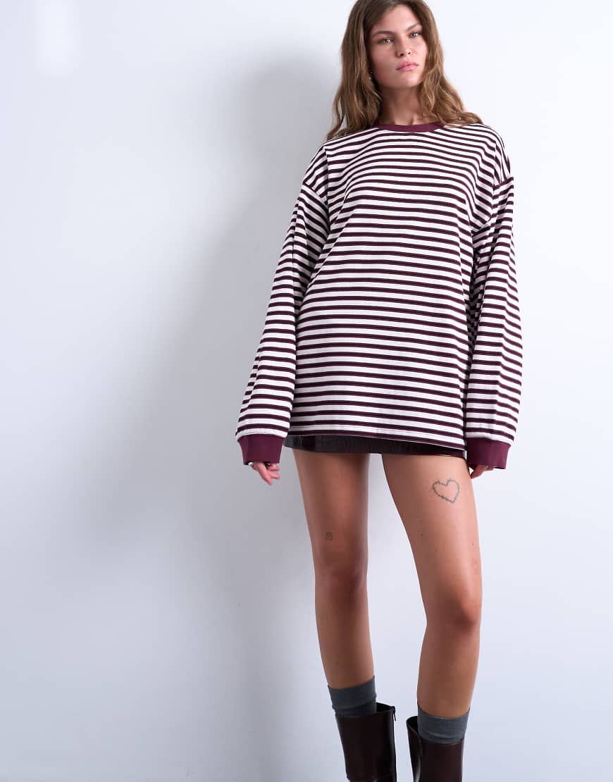 Topshop - Langärmliges, lässiges Skater-T-Shirt in burgunderrot gestreift Topshop - Langärmliges, lässiges Skater-T-Shirt in burgunderrot gestreift von Topshop