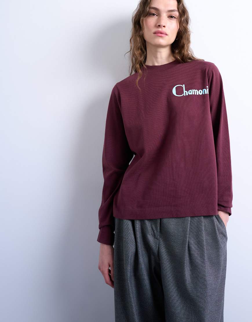 Topshop - Langärmliges Boxy-Fit-T-Shirt in Burgunderrot mit Chamonix-Grafik Topshop - Langärmliges Boxy-Fit-T-Shirt in Burgunderrot mit Chamonix-Grafik von Topshop