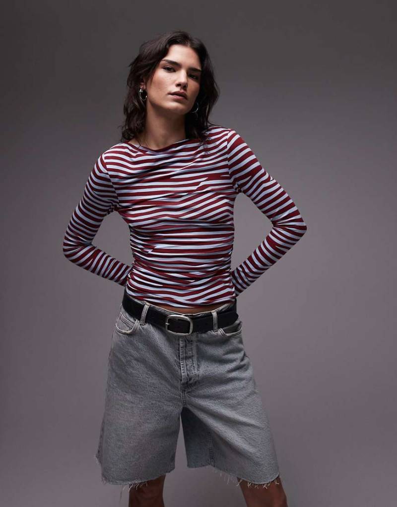 Topshop - Langärmliges Jersey-Oberteil in Burgunderrot und Blau mit U-Boot-Ausschnitt-Bunt Topshop - Langärmliges Jersey-Oberteil in Burgunderrot und Blau mit U-Boot-Ausschnitt-Bunt von Topshop