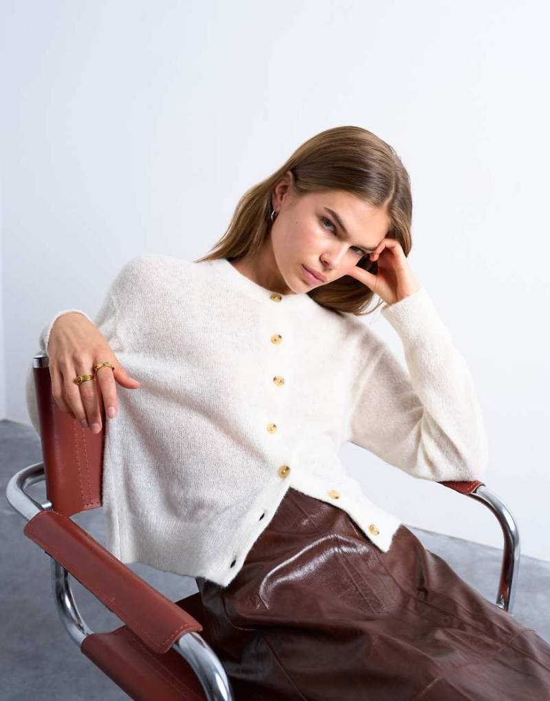 Topshop - Leichte Strickjacke in Hellbeige mit Rundhalsausschnitt-Neutral von Topshop