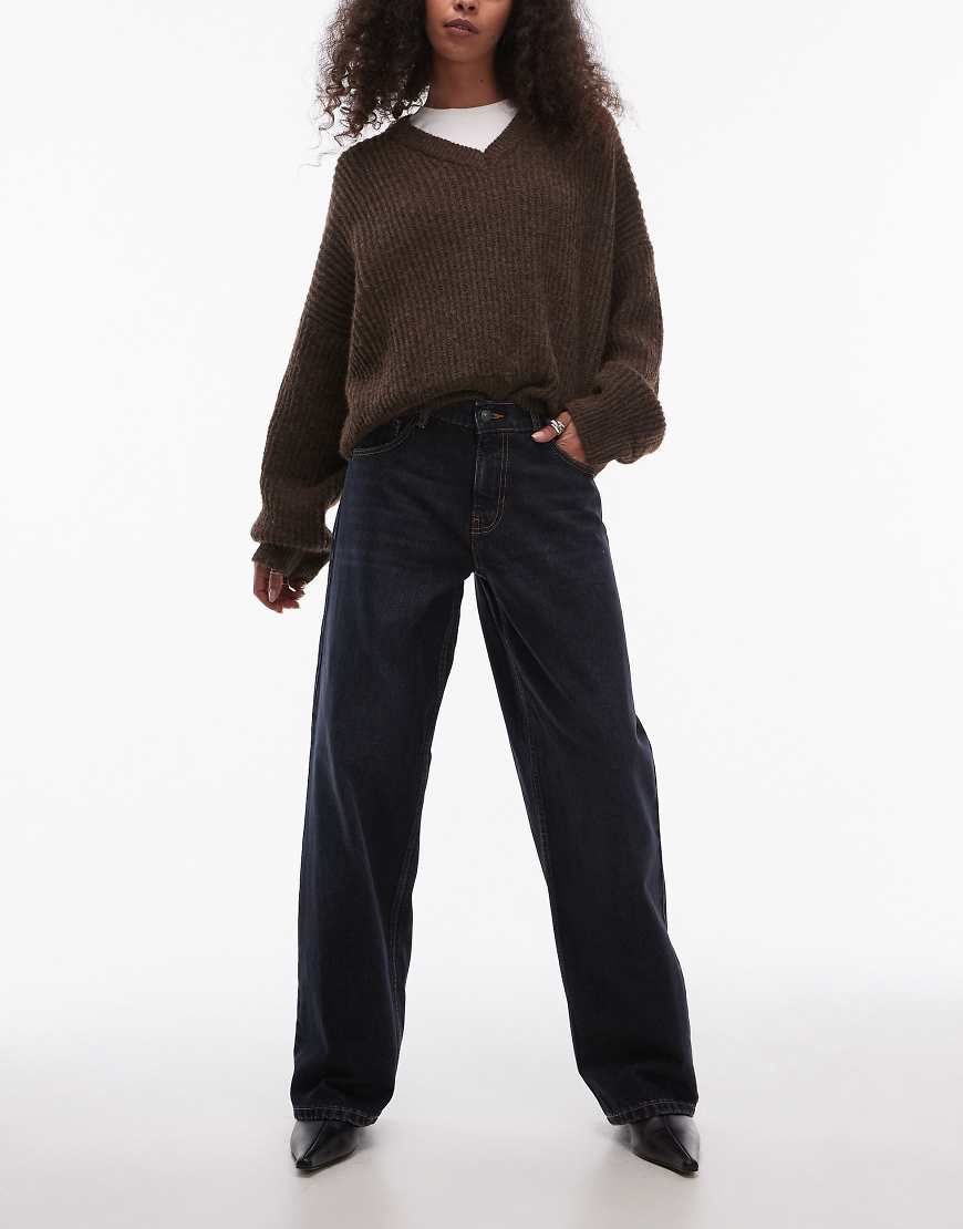 Topshop - Locker geschnittene Jeans in Tintenschwarz mit Schnallenriemen und niedrigem Bund-Marineblau von Topshop