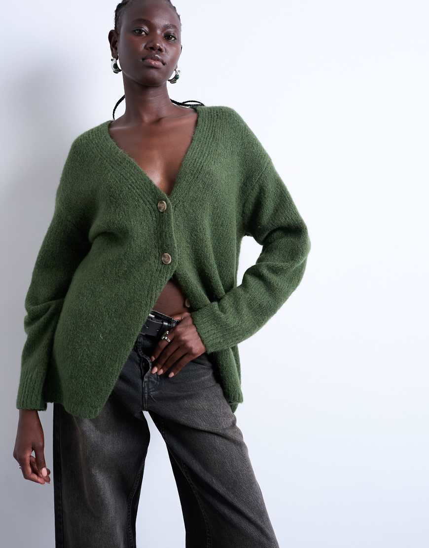 Topshop - Boyfriend-Strickjacke mit Longline-Schnitt in Khaki mit Oversize-Passform-Grün von Topshop
