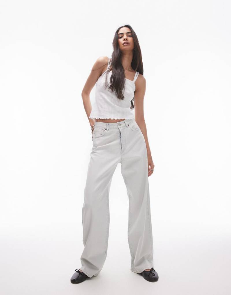 Topshop - Loose Fit Jeans in weiß beschichteter Bleach-Waschung mit mittelhohem Bund von Topshop