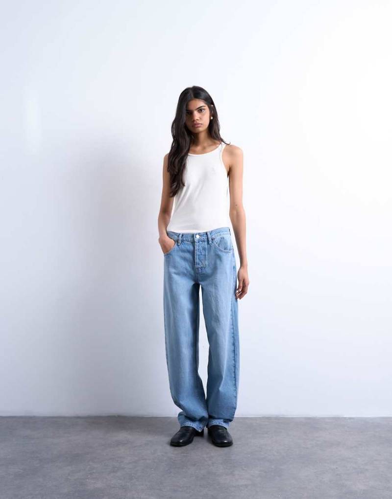 Topshop - Lowrie - Weite Jeans in Mittelblau mit niedrigem Bund von Topshop