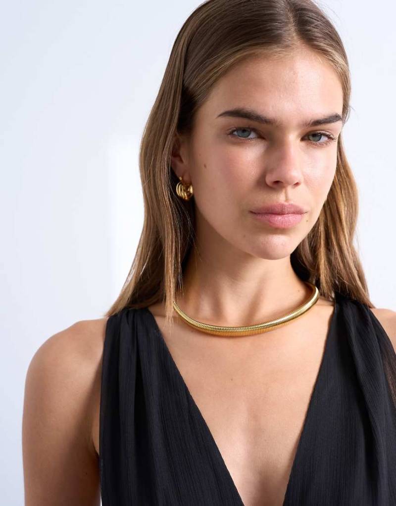 Topshop - Matty - Goldfarbene Halskette aus wasserfestem Edelstahl Topshop - Matty - Goldfarbene Halskette aus wasserfestem Edelstahl von Topshop