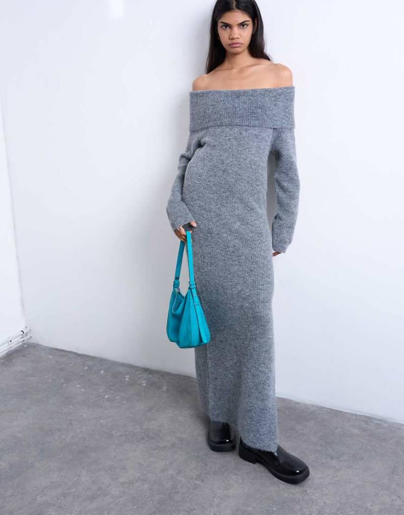 Topshop - Maxikleid aus Strickstoff in Grau mit Carmen-Ausschnitt von Topshop