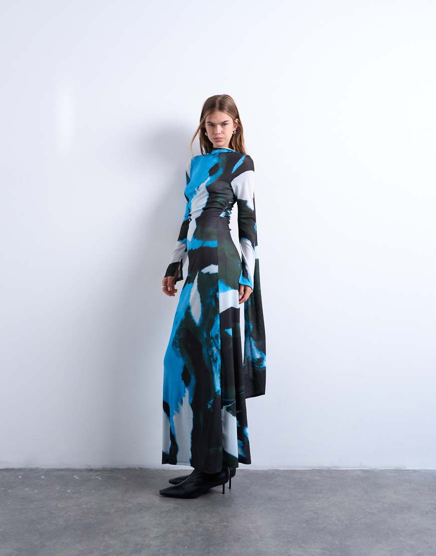 Topshop - Maxikleid in Blau mit abstraktem Print in verschwommener Optik mit Schaldetail von Topshop