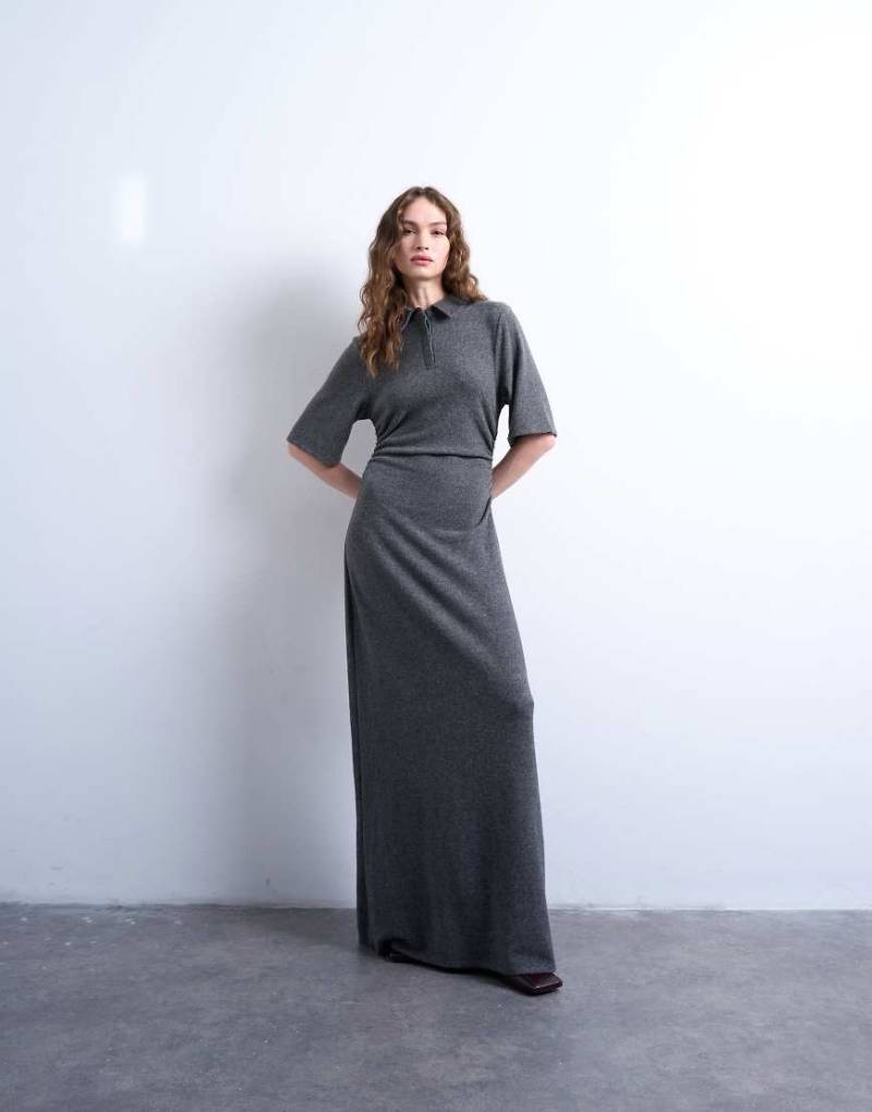 Topshop - Maxikleid in Grau mit Polokragen und geraffter Taille von Topshop