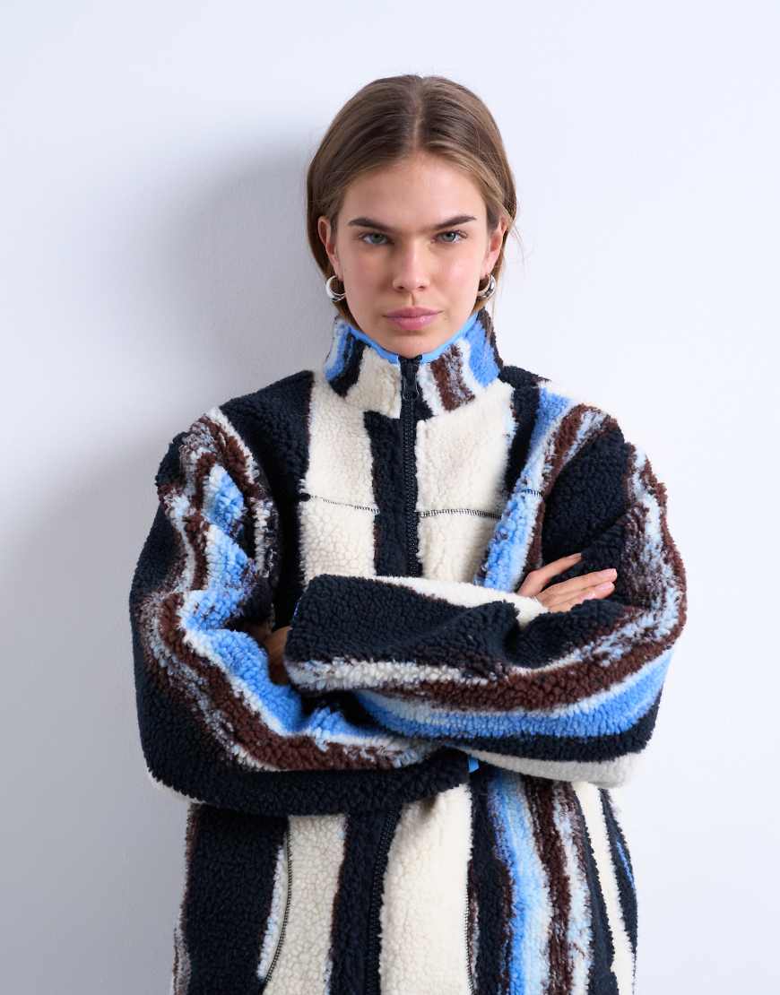 Topshop - Mehrfarbige Teddy-Fleecejacke mit weißen Streifen von Topshop