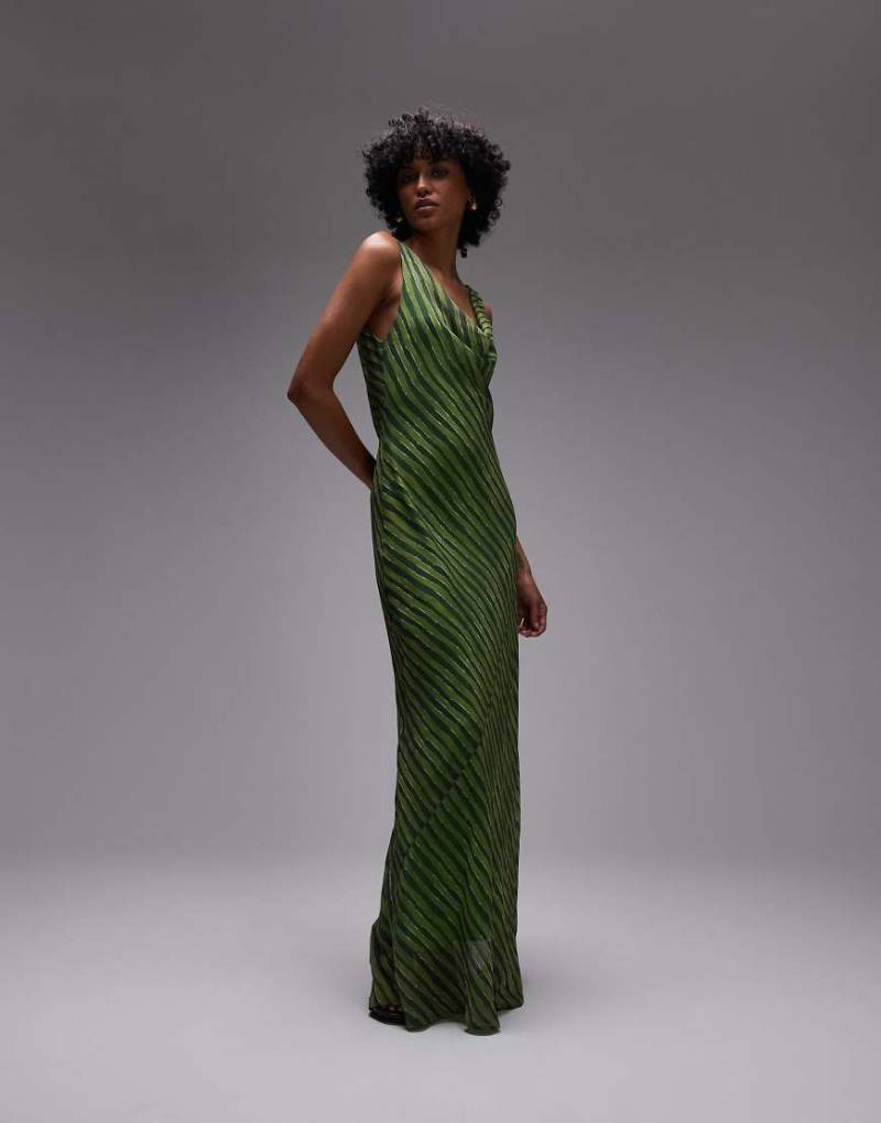 Topshop - Mehrlagiges Maxikleid mit Wasserfallausschnitt und Print in Grün von Topshop
