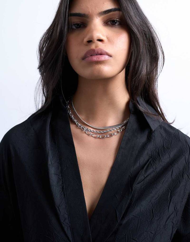 Topshop - Mina - Mehrreihige silberfarbene Halskette aus wasserfestem Edelstahl von Topshop