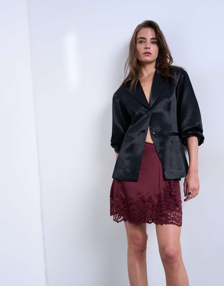 Topshop - Minirock aus Satin in Port Royale mit asymmetrischem Spitzenbesatz-Rot von Topshop