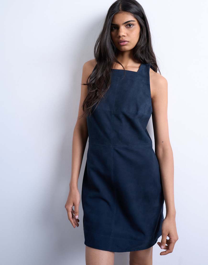 Topshop - Neckholder-Minikleid aus echtem Wildleder in Marineblau mit eckigem Ausschnitt von Topshop