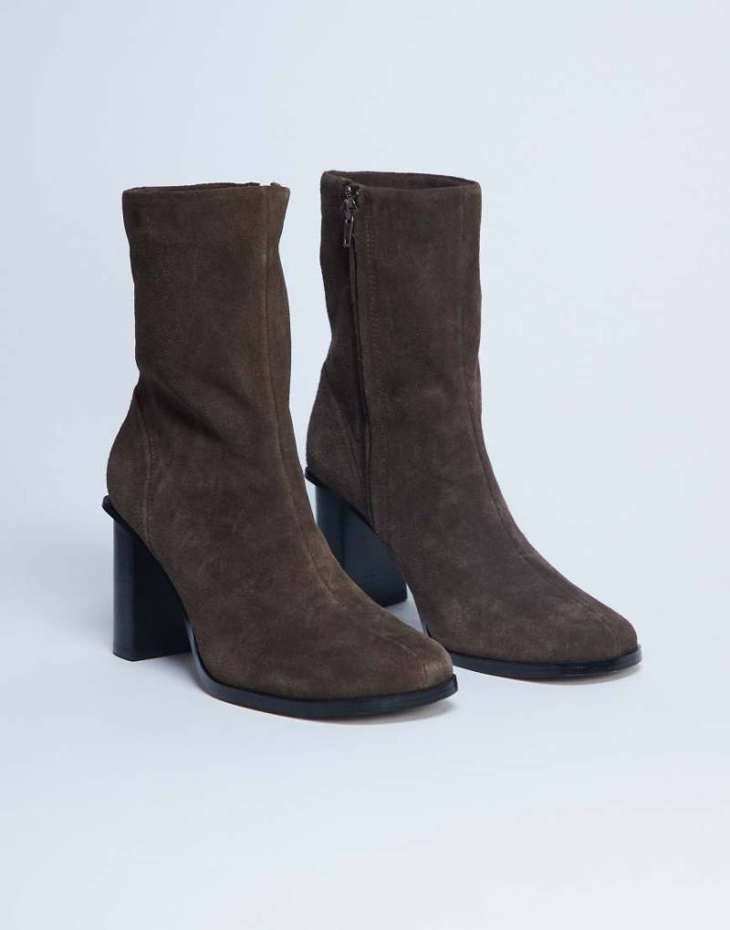 Topshop - Nellie - Ankle-Boots aus Wildleder in Schokobraun mit Absatz von Topshop