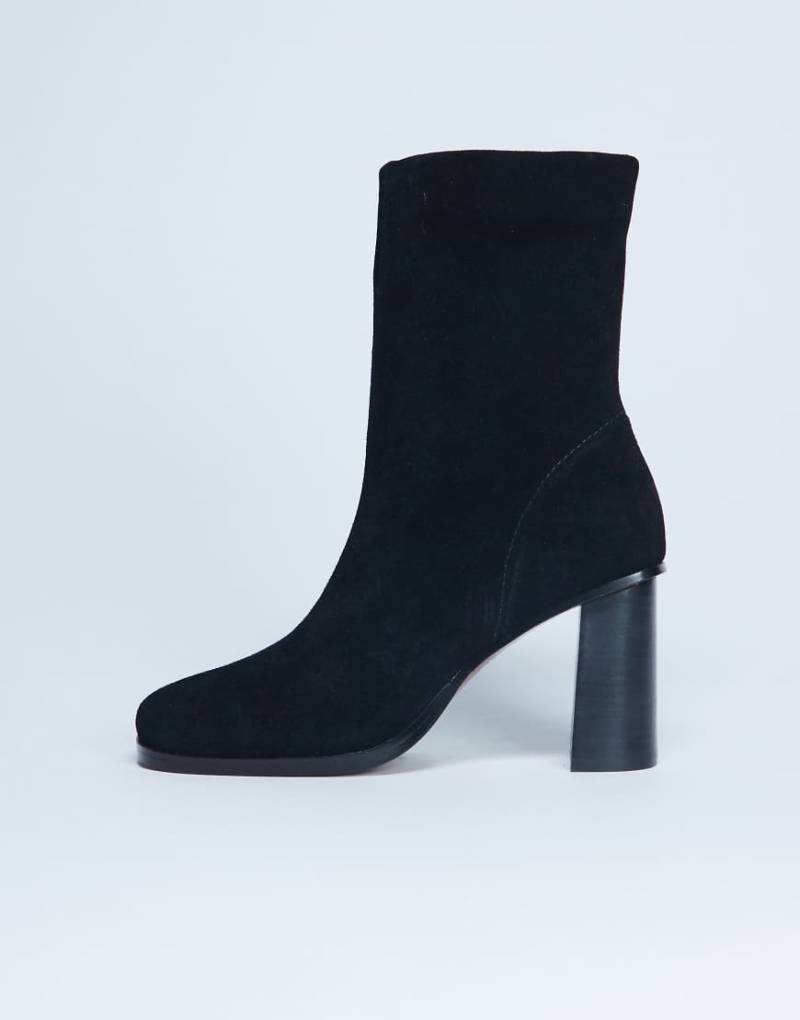 Topshop - Nellie - Ankle-Boots aus Wildleder in Schwarz mit Absatz Topshop - Nellie - Ankle-Boots aus Wildleder in Schwarz mit Absatz von Topshop